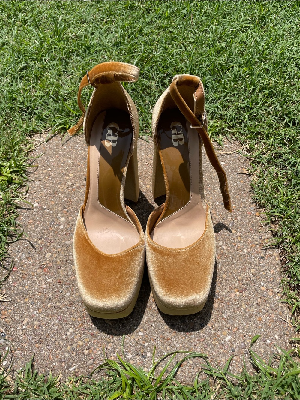 Chunky Platform Ankle-Strap Pumps in Gold Velvet - Picture 2 of 7